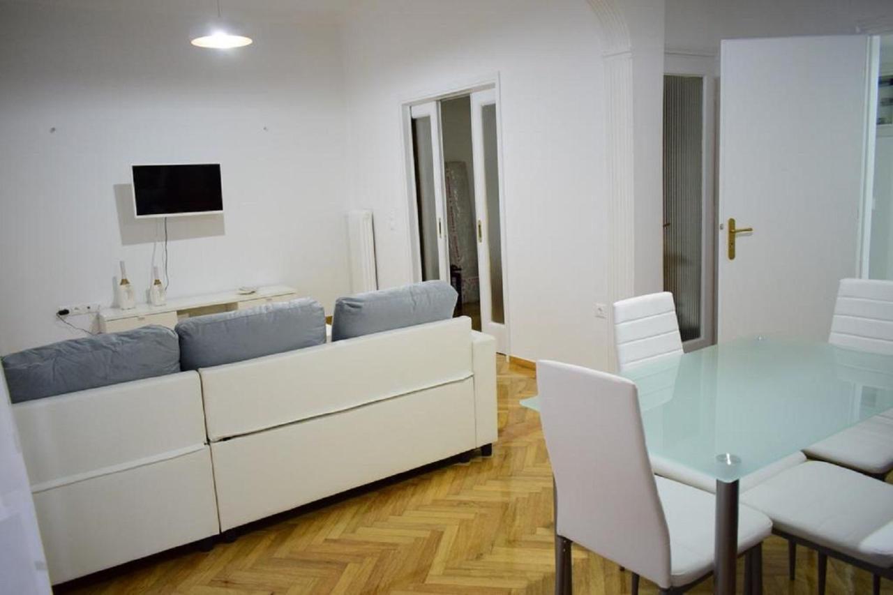 Апартаменты Beautiful Renovated Flat In Афины Экстерьер фото